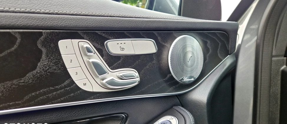 Mercedes-Benz GLC cena 164000 przebieg: 165000, rok produkcji 2020 z Chorzów małe 781